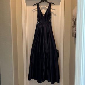 Formal dress, never worn due to COVID canceling my prom, purchased for $250